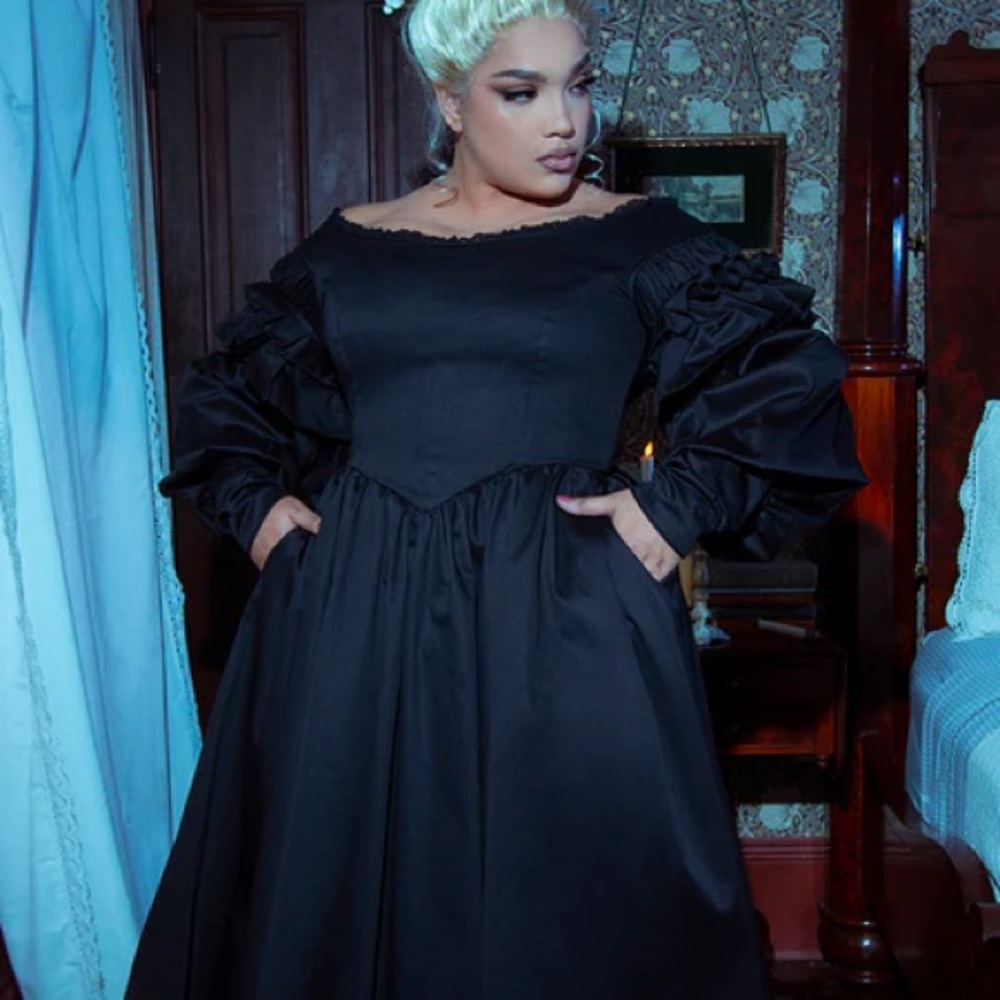 NWT Ellen Victorian Dress in Black